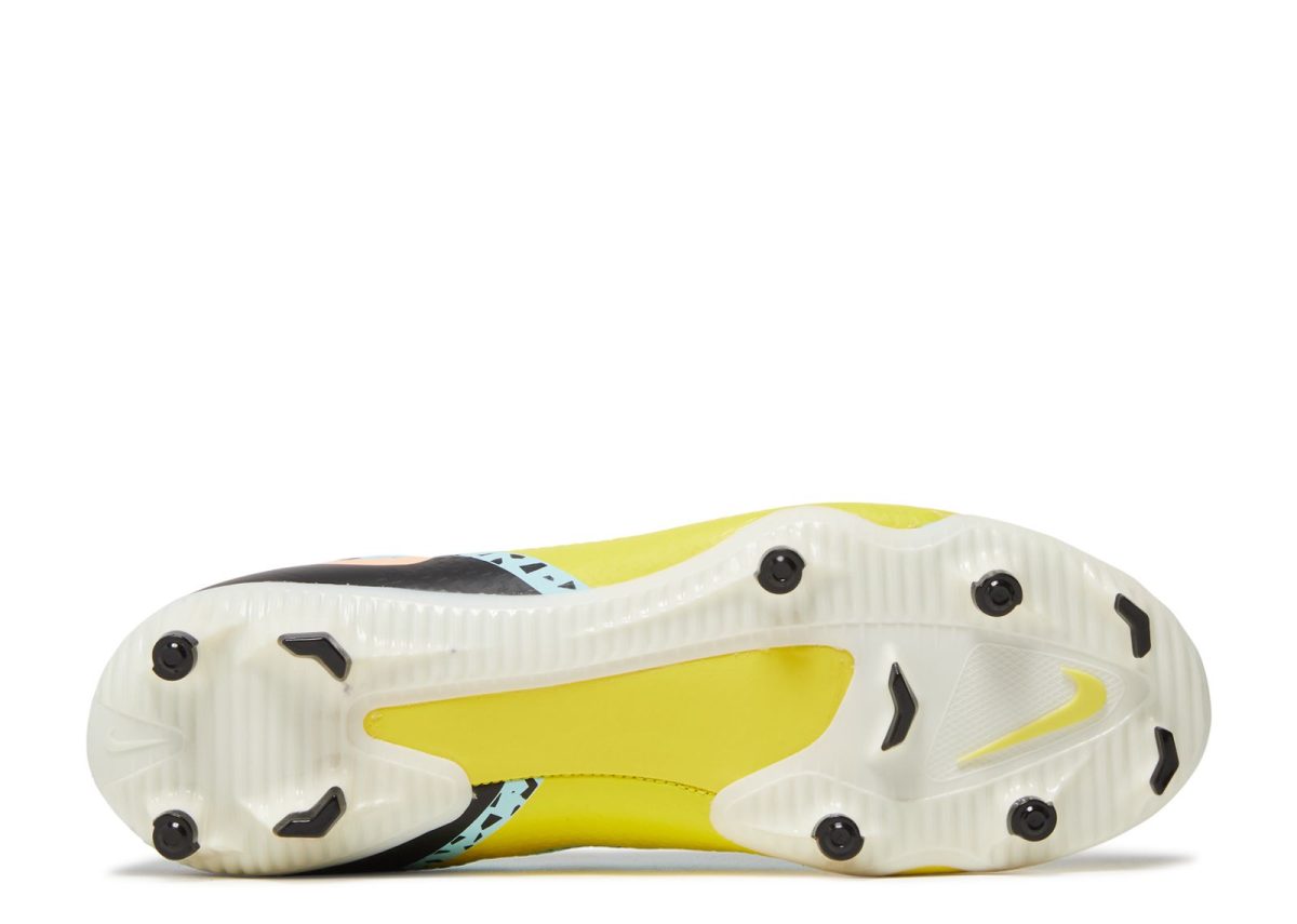 Newcastle United nike phantom gt2 academy mg 8216lucent pack Collection - Football Kits & Footwear