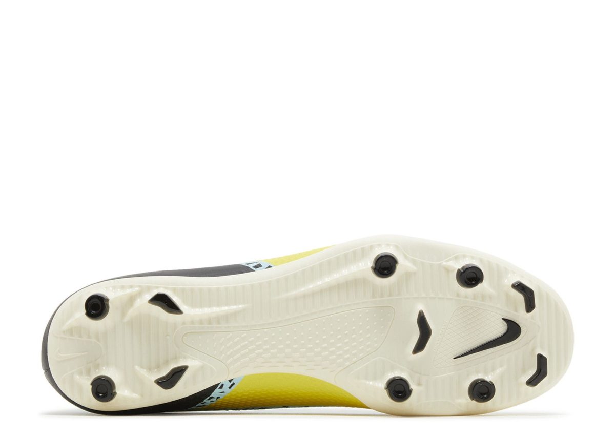 Newcastle United nike phantom gt2 club mg 8216glacier ice yellow strike Collection - Football Kits & Footwear